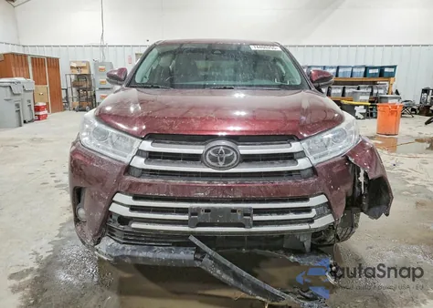 2018 Toyota Highlander Le z USA, uszkodzony, nr VIN 5TDBZRFH9JS888052